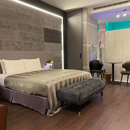 Purple Garden Motel เกาสง ภายนอก รูปภาพ