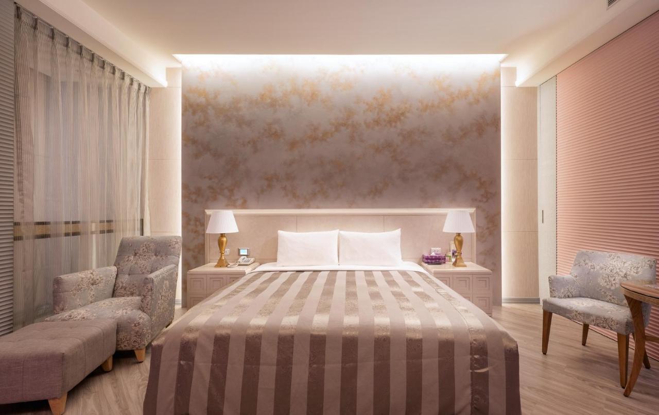 Purple Garden Motel เกาสง ภายนอก รูปภาพ