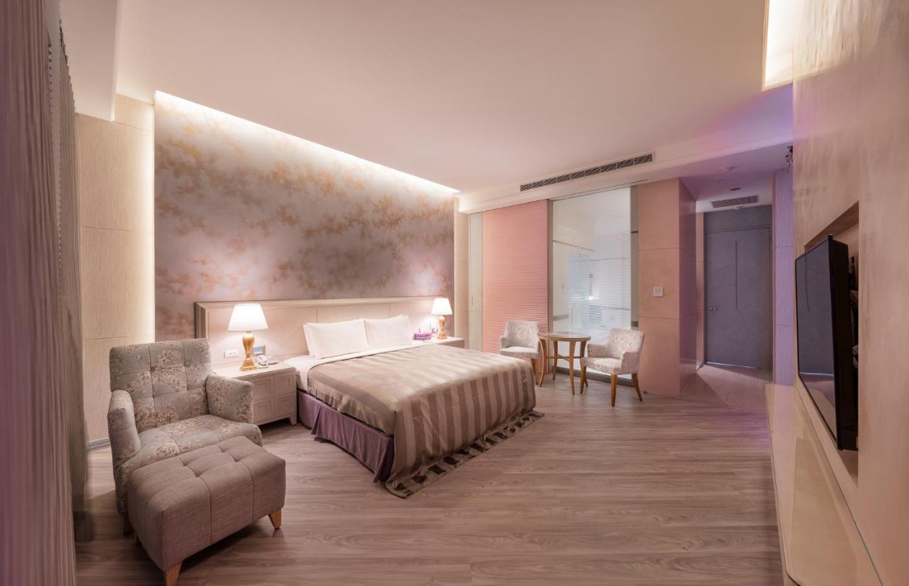Purple Garden Motel เกาสง ภายนอก รูปภาพ