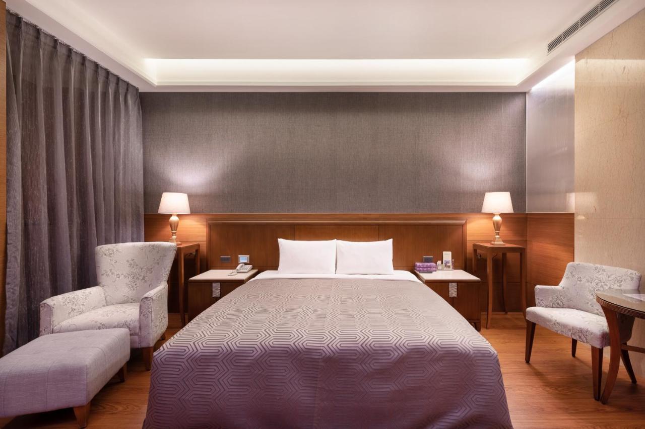 Purple Garden Motel เกาสง ภายนอก รูปภาพ