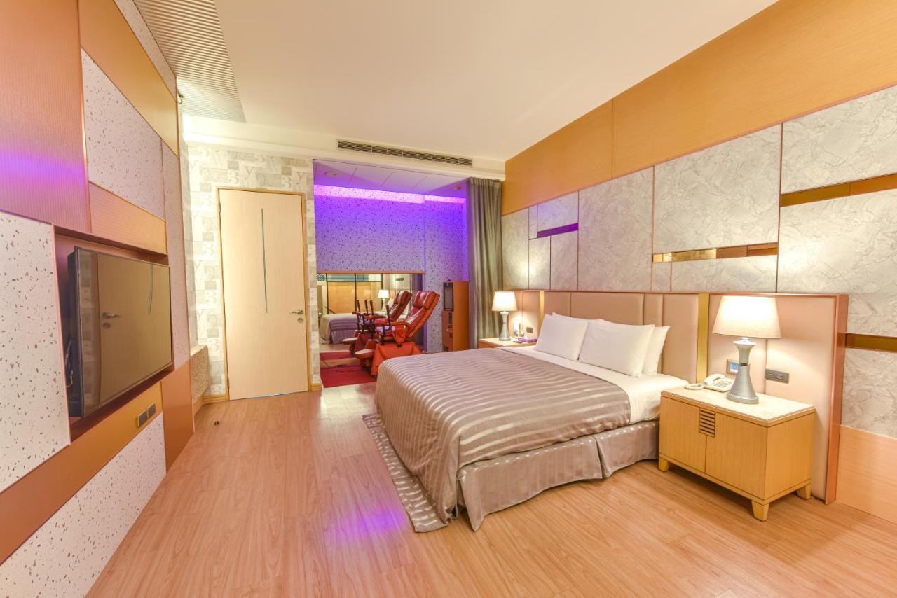 Purple Garden Motel เกาสง ภายนอก รูปภาพ