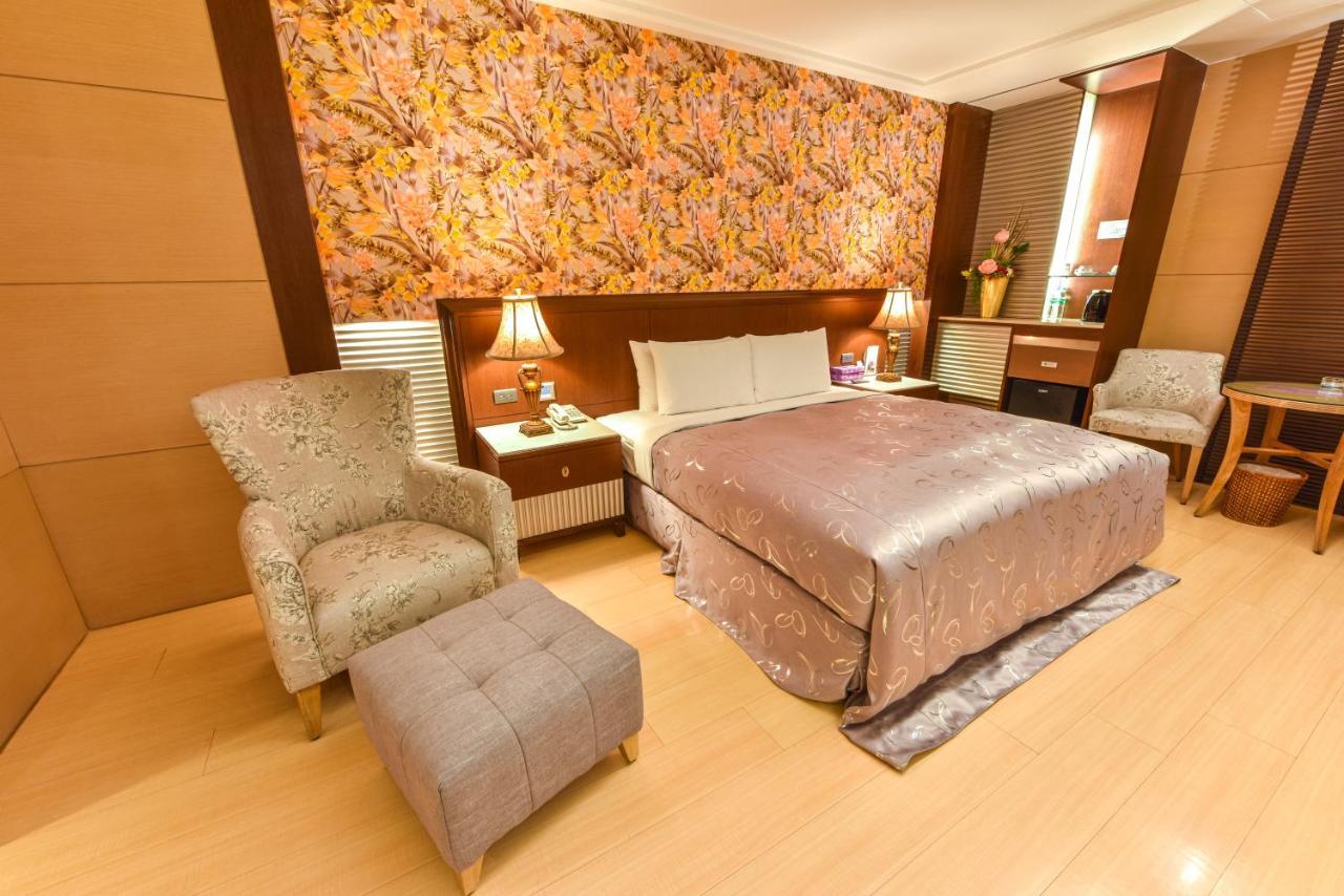 Purple Garden Motel เกาสง ภายนอก รูปภาพ
