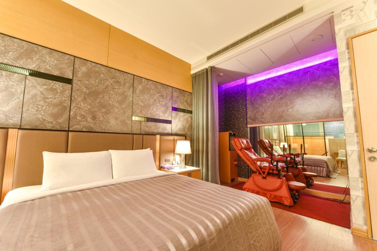 Purple Garden Motel เกาสง ภายนอก รูปภาพ