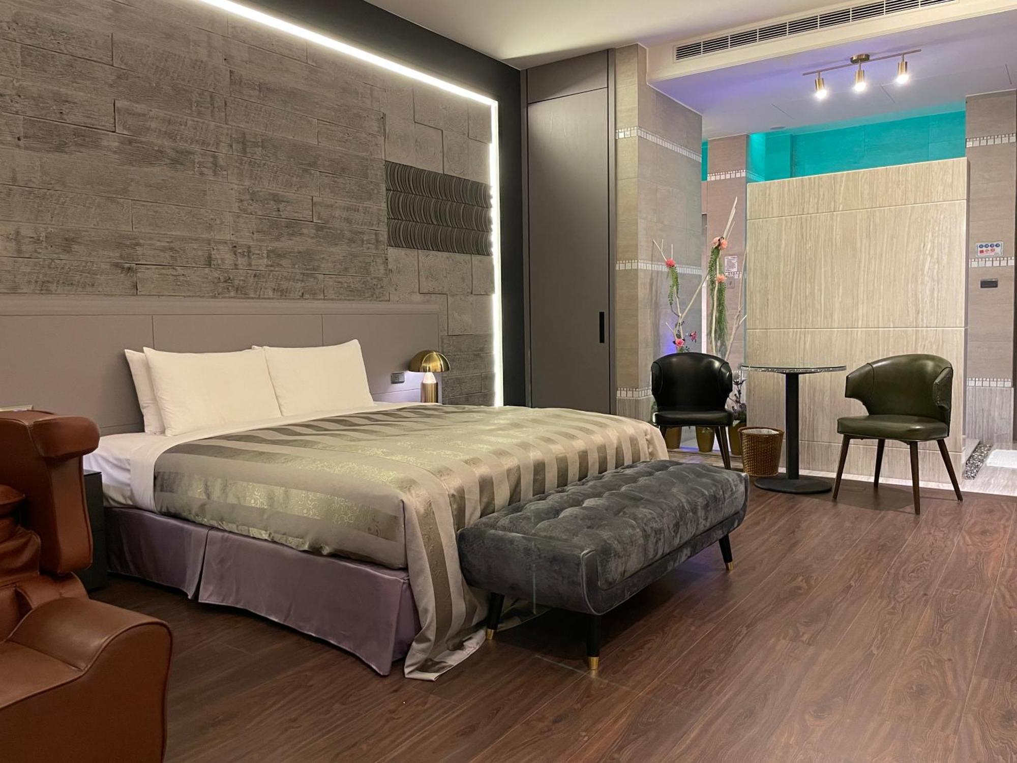 Purple Garden Motel เกาสง ภายนอก รูปภาพ